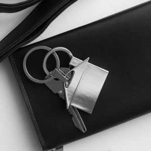 naturaleza-muerta-de-llave-metalica